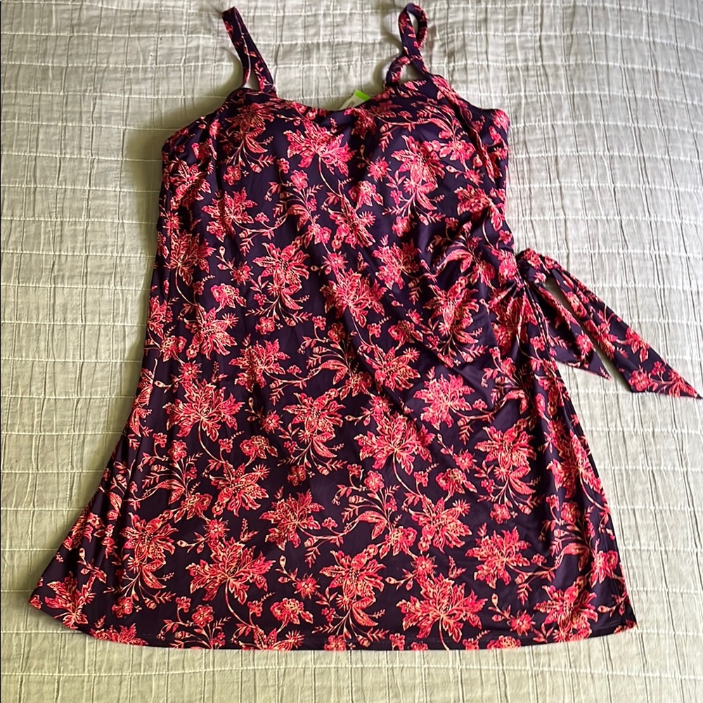 Never worn Lands’ End Tropical Flattering, Tropical Floral Swim Dress; size 18WL